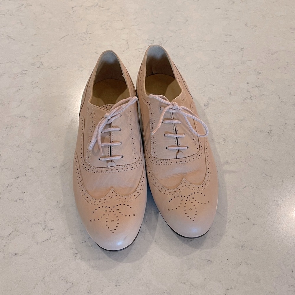 Excellent condition and genuine leather made in Italy.